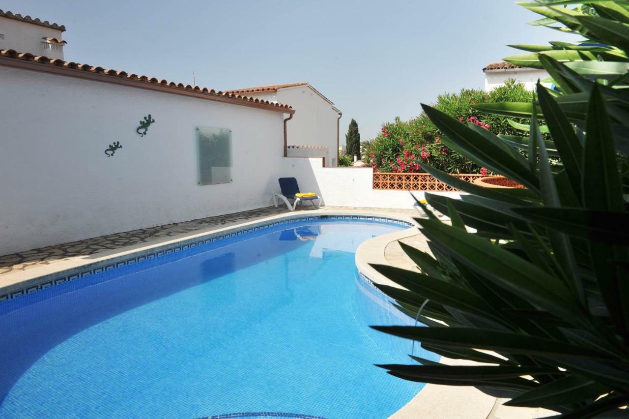 Armallada L' Escala Extérieur photo
